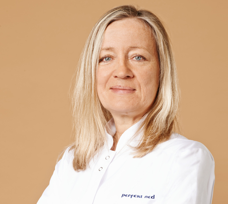 Dr Ewa Rostworowska